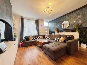 Lounge- click for photo gallery